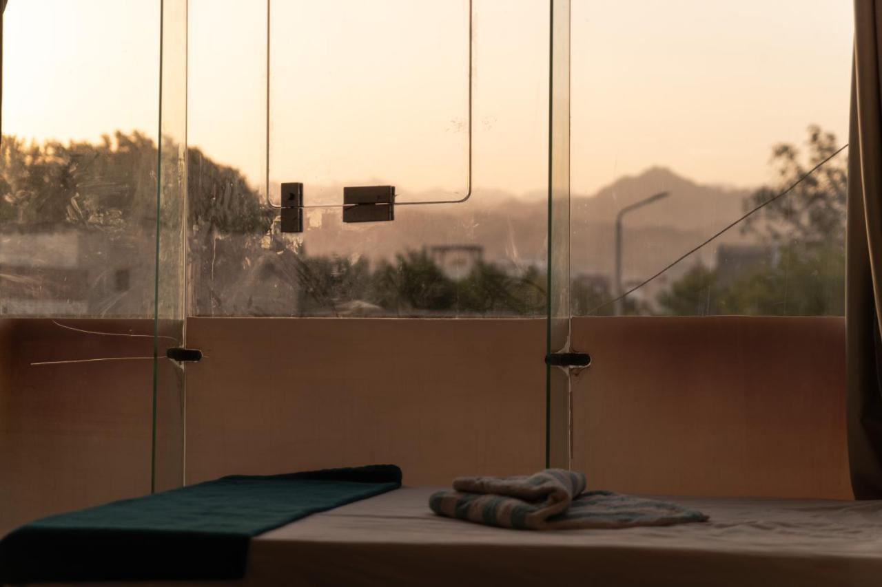 Station House Apartment Dahab Bagian luar foto